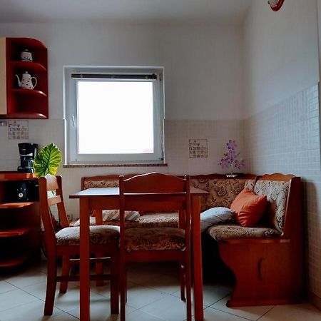Apartmani Nikolina Ražanac Extérieur photo