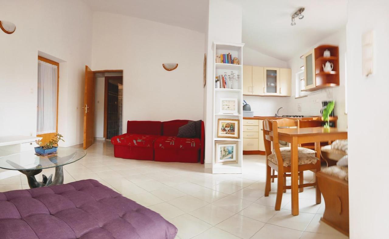 Apartmani Nikolina Ražanac Extérieur photo