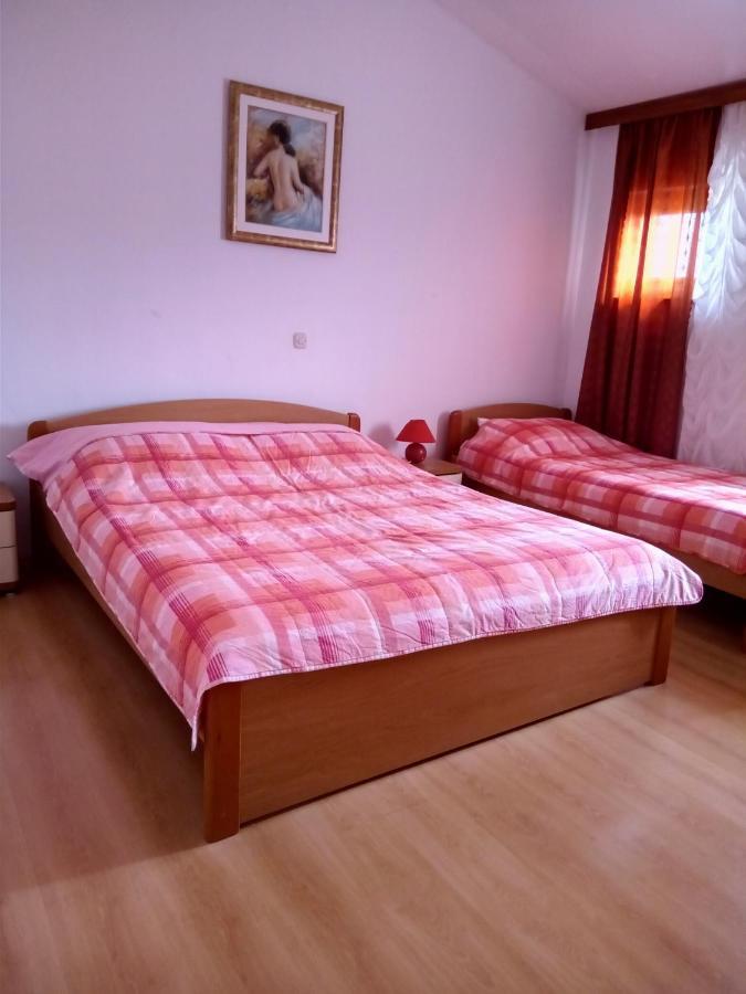 Apartmani Nikolina Ražanac Extérieur photo